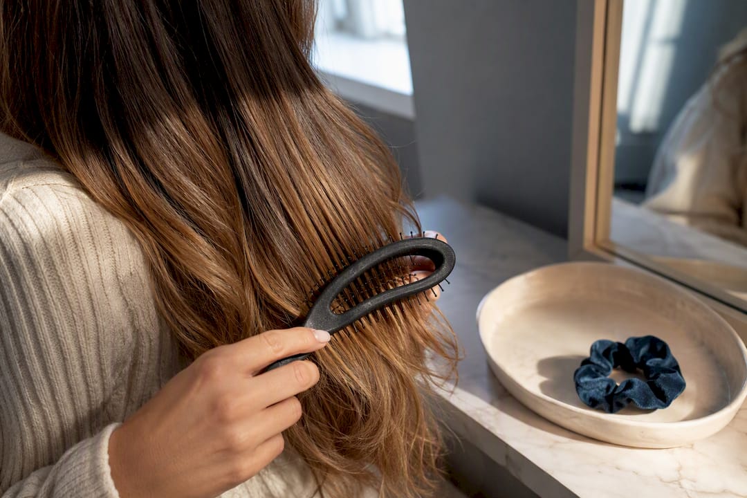 Gentle brushing through hair lengths
